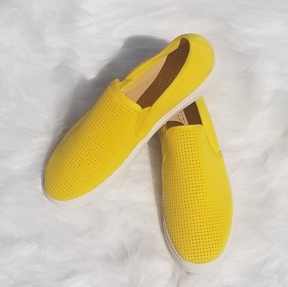 NIB Pour The Lemonade 🍋 Fashion Sneakers - Picture 2 of 6